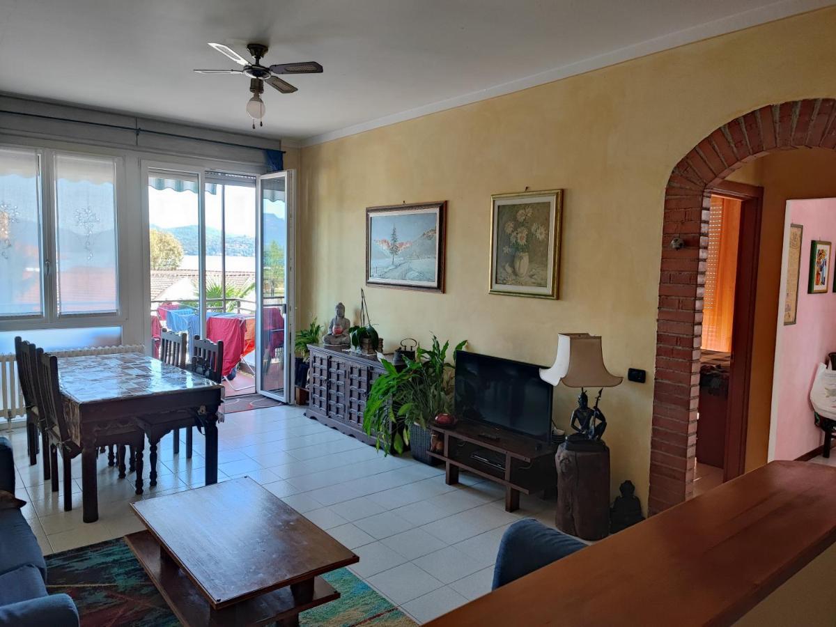 Appartamento Chic Vista Lago - Casa Janis Verbania Luaran gambar